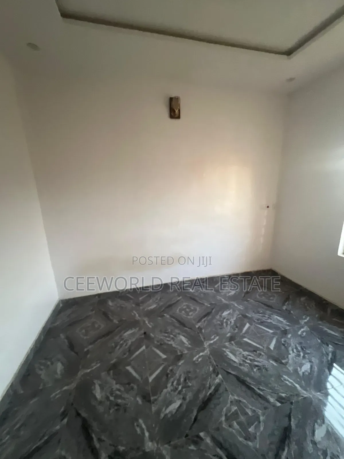 2bdrm Apartment in Olounde Ologuneru for rent in Ologuneru