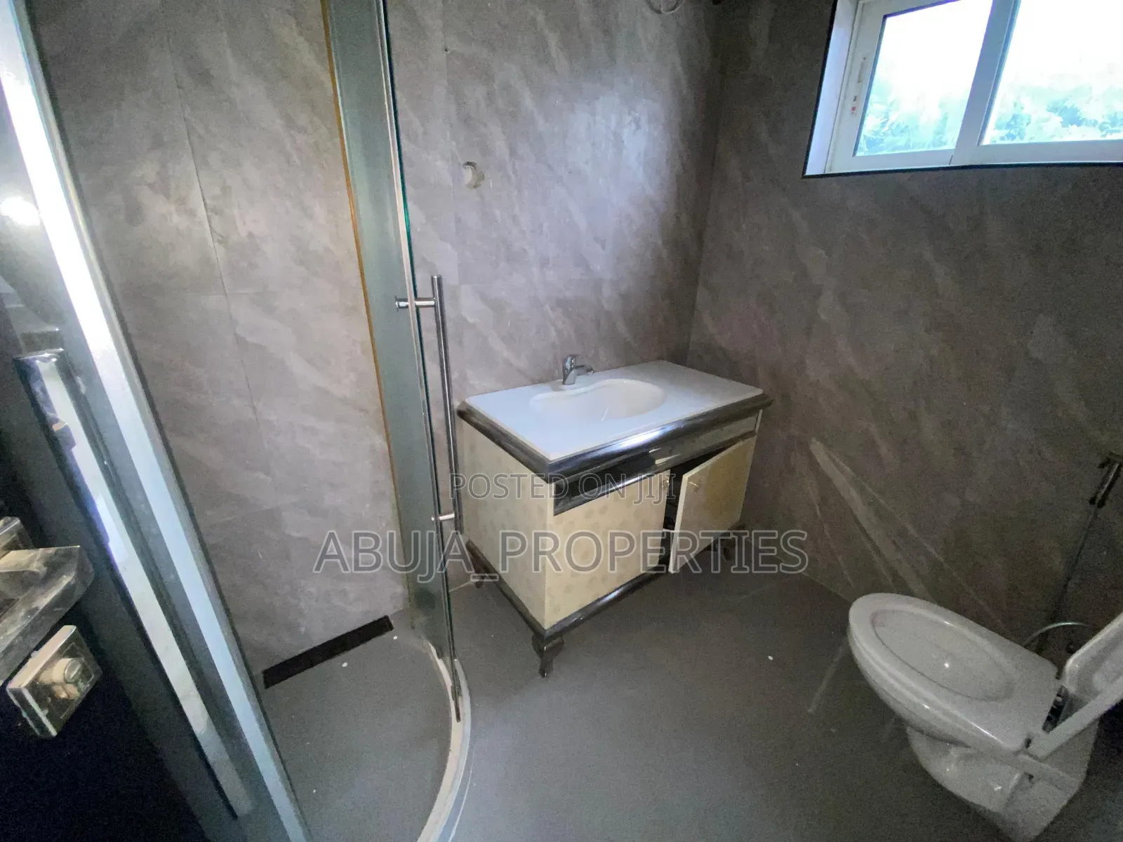 3bdrm Apartment in Secured And Serene, Maitama for rent in Maitama