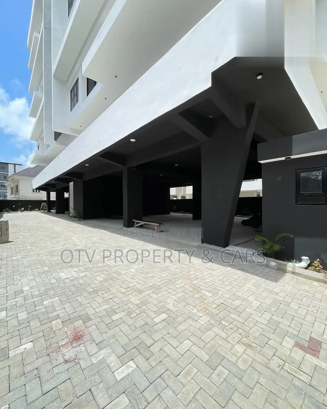 3bdrm Maisonette in Lekki Phase 1 for sale in Lekki Phase 1