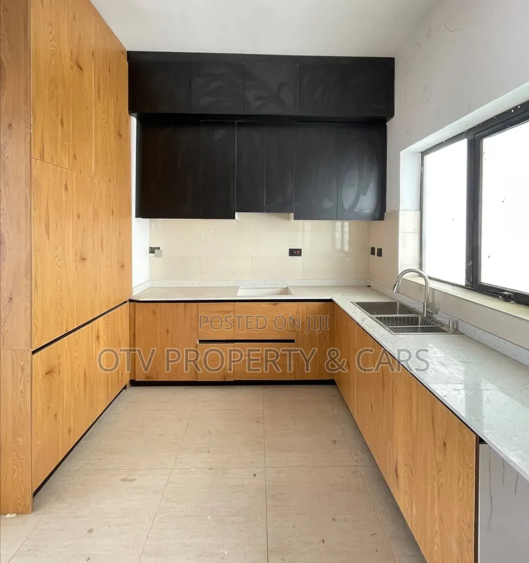 3bdrm Maisonette in Lekki Phase 1 for sale in Lekki Phase 1