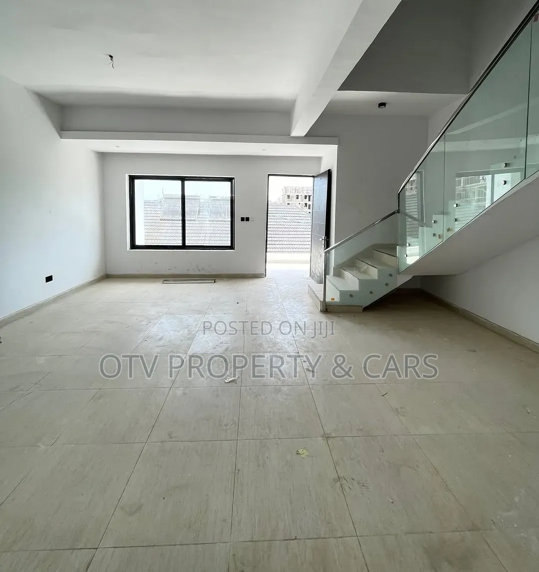 3bdrm Maisonette in Lekki Phase 1 for sale in Lekki Phase 1