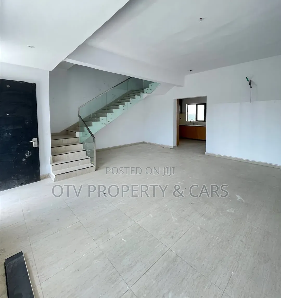 3bdrm Maisonette in Lekki Phase 1 for sale in Lekki Phase 1