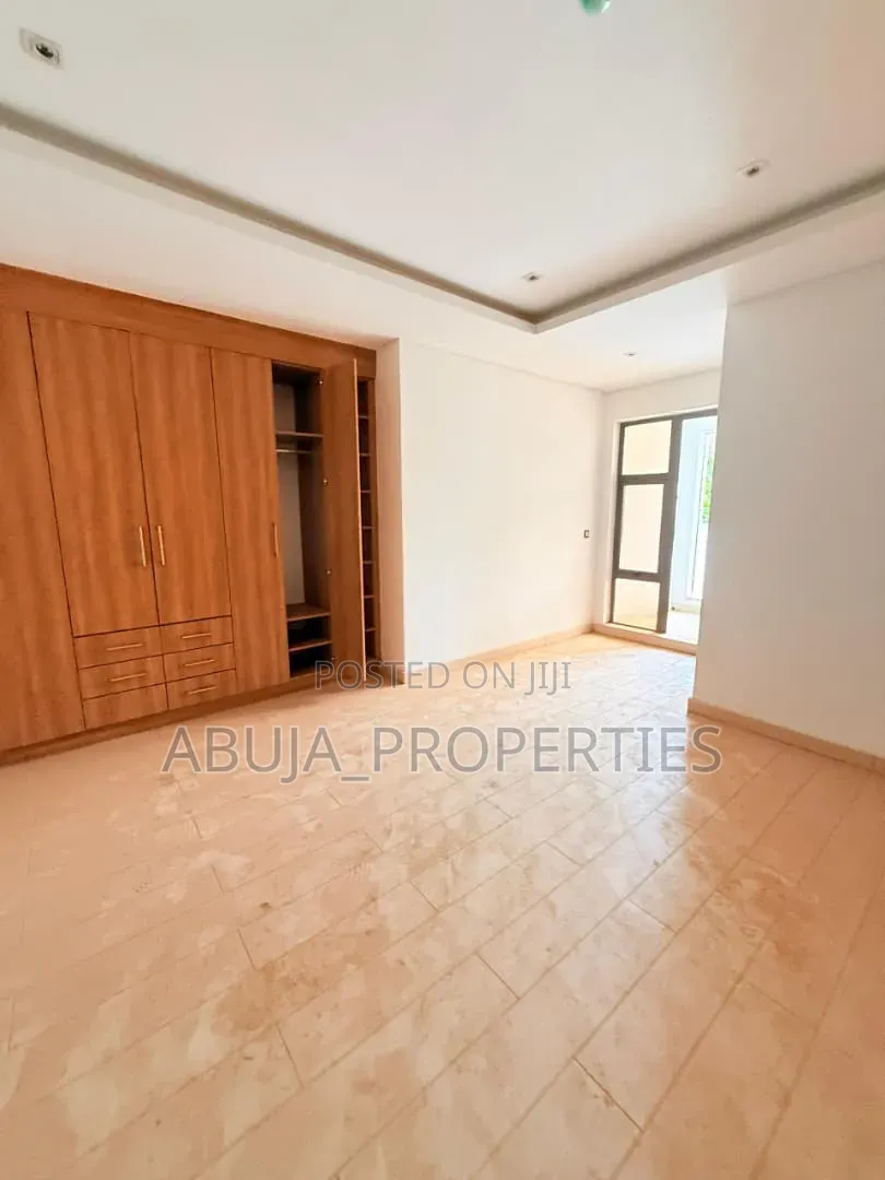 4bdrm Duplex in In A Serene, Wuse 2 for sale in Wuse 2