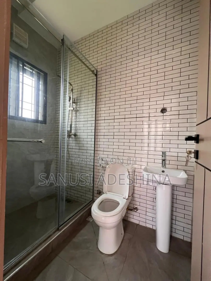 2bdrm Block of Flats in Life Camp By Nnpc for rent in Life Camp