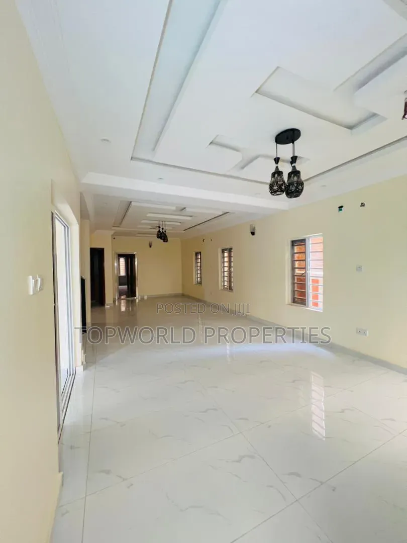 5bdrm Duplex in Elliot Iju Ishaga for sale in Iju-Ishaga