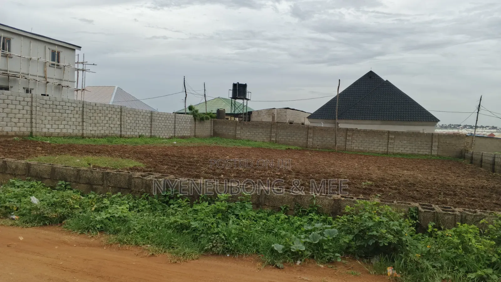 About 1000sqm Land for Sale in Phase 4 / Jikwoyi