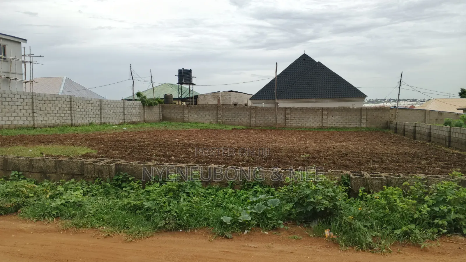 About 1000sqm Land for Sale in Phase 4 / Jikwoyi