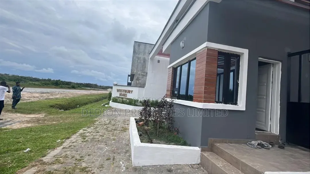 Lakowe Golf Land With Certificate of Occupancy in Off Lekki-Epe Expressway