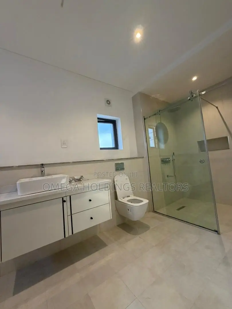 5bdrm Duplex in Kolapo Ishola Gra, Akobo for sale in Akobo