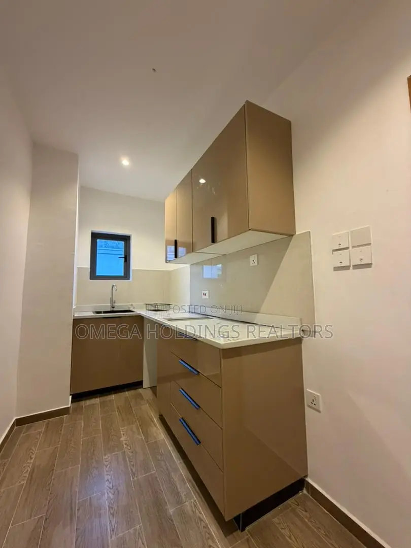 5bdrm Duplex in Kolapo Ishola Gra, Akobo for sale in Akobo