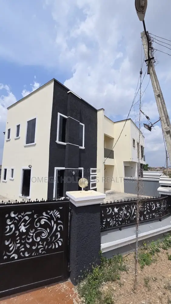3bdrm Duplex in Carlton Gate, Akobo for sale in Akobo