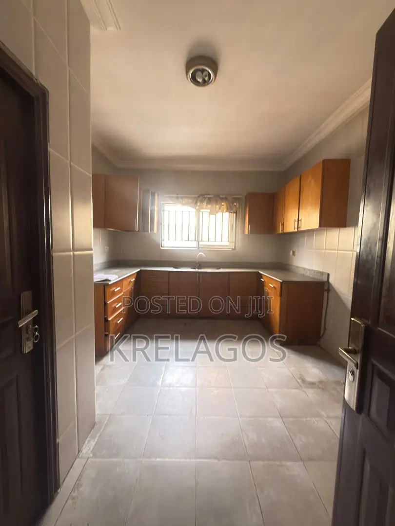3bdrm Apartment in Lekki Phase 1 for rent in Lekki Phase 1