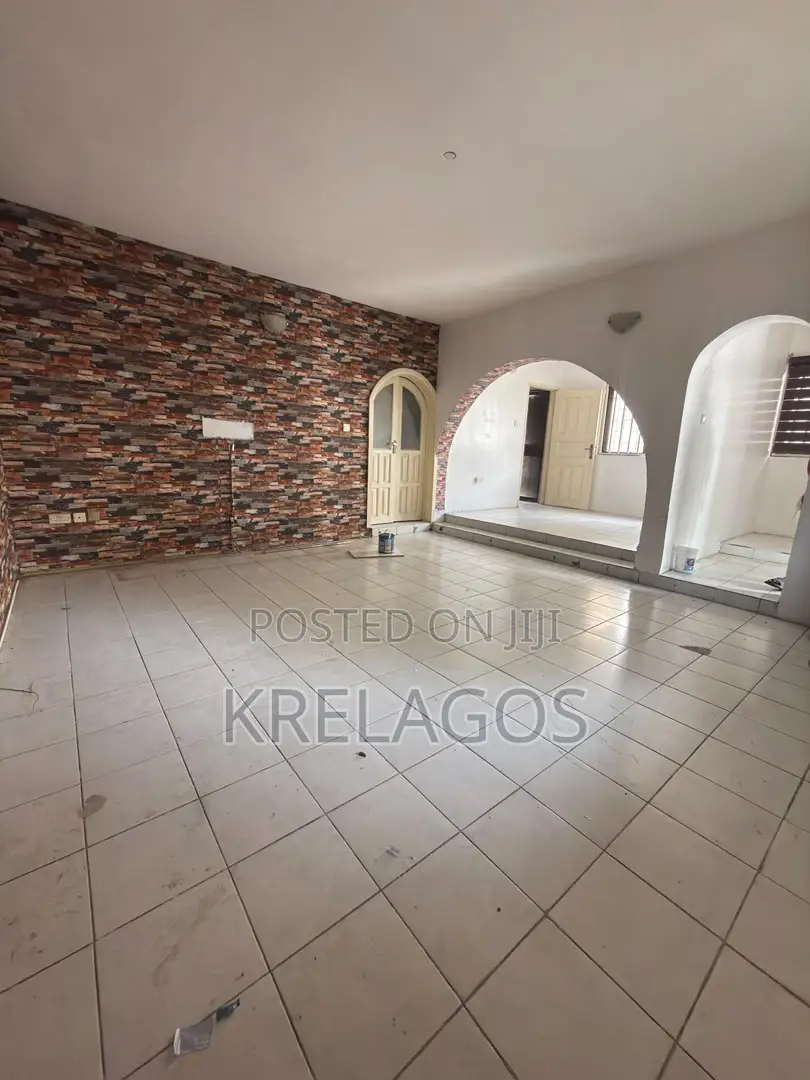 3bdrm Apartment in Lekki Phase 1 for rent in Lekki Phase 1