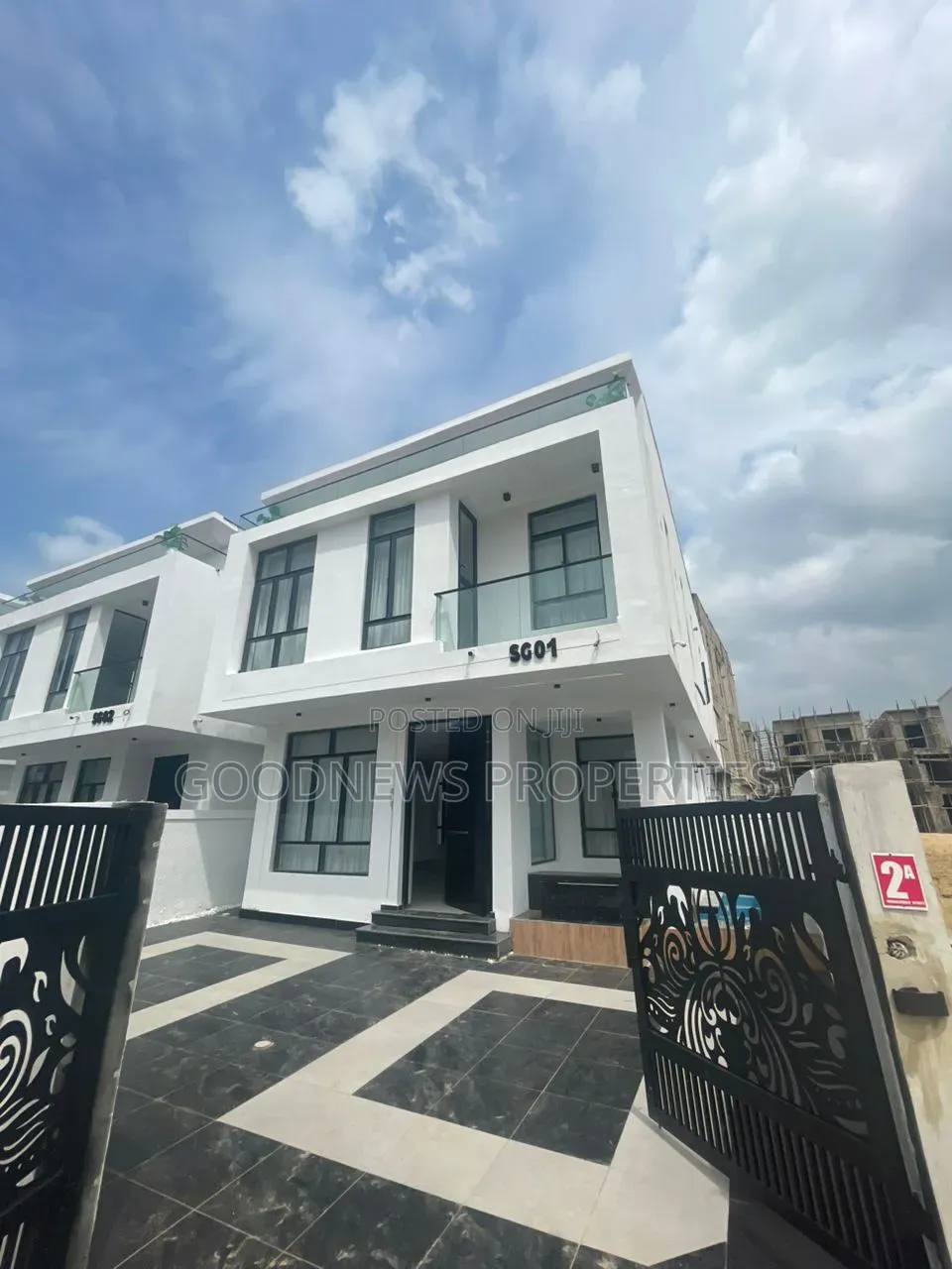 5bdrm Duplex in Chevron Toll Gate for sale in Chevron