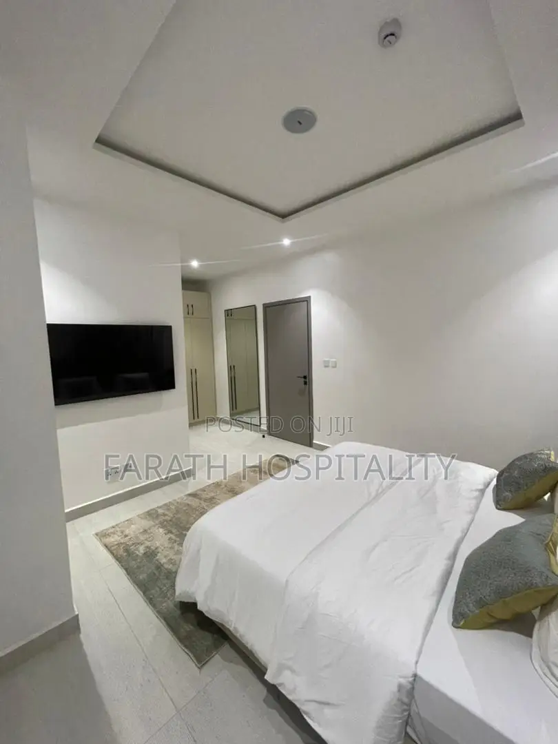 Luxury One Bedroom Apartment With Ps5, Pool and Gym in a Serene Estate in Lekki Phase 1