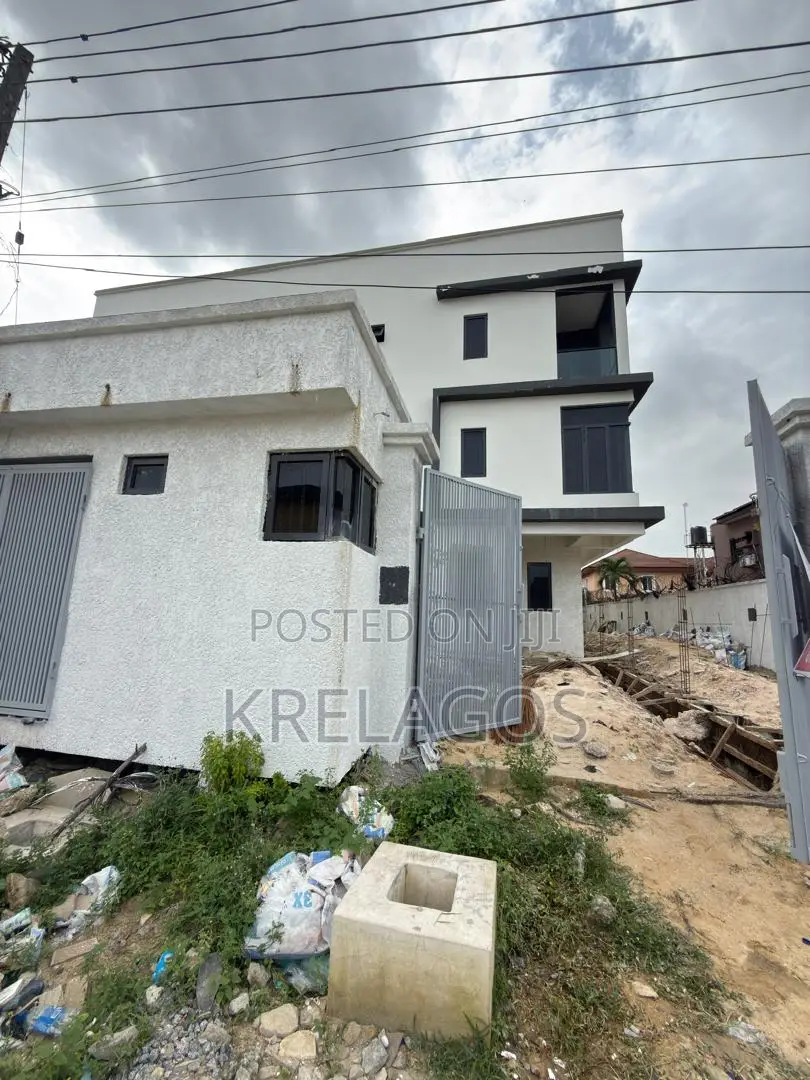 4bdrm Duplex in Lekki Phase 1 for rent in Lekki Phase 1
