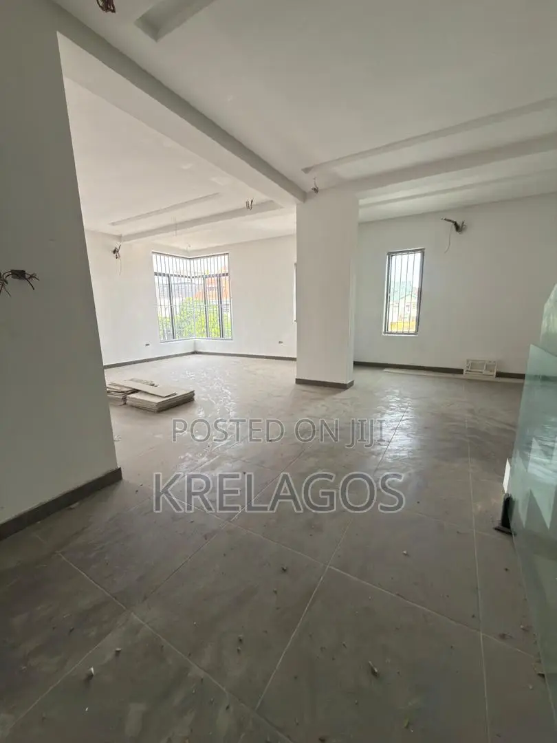 4bdrm Duplex in Lekki Phase 1 for rent in Lekki Phase 1
