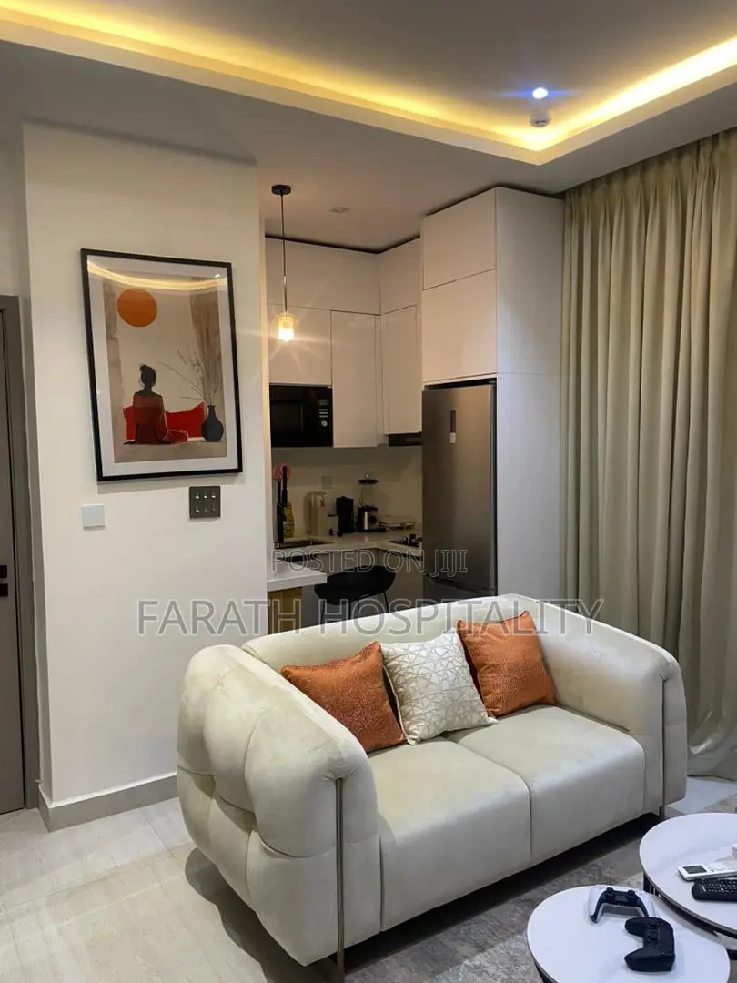 Luxury One Bedroom Shortlet With Ps5, Pool and Gym in a Secured Estate in Lekki Phase 1