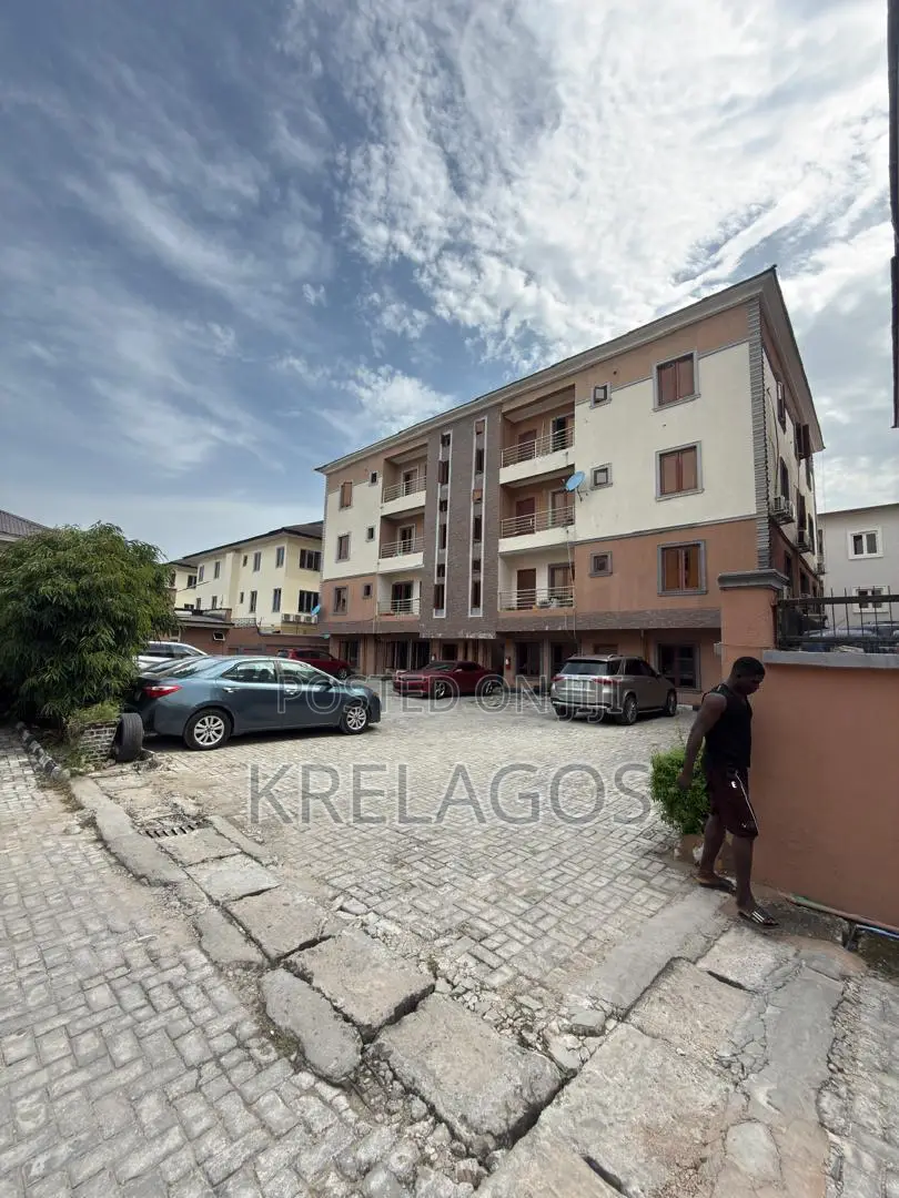 3bdrm Apartment in Lekki Phase 1 for rent in Lekki Phase 1