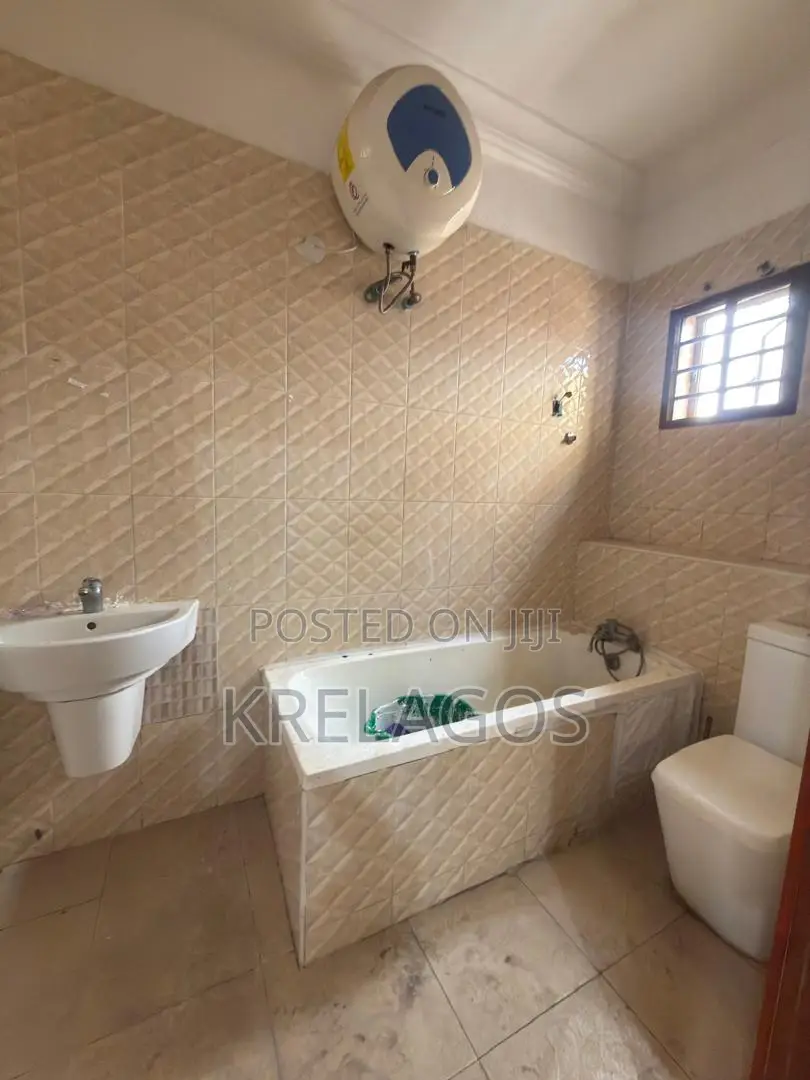 3bdrm Apartment in Lekki Phase 1 for rent in Lekki Phase 1