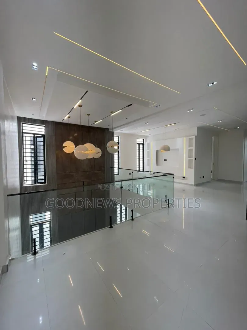 4bdrm Duplex in Lekki Phase 1 for sale in Lekki Phase 1