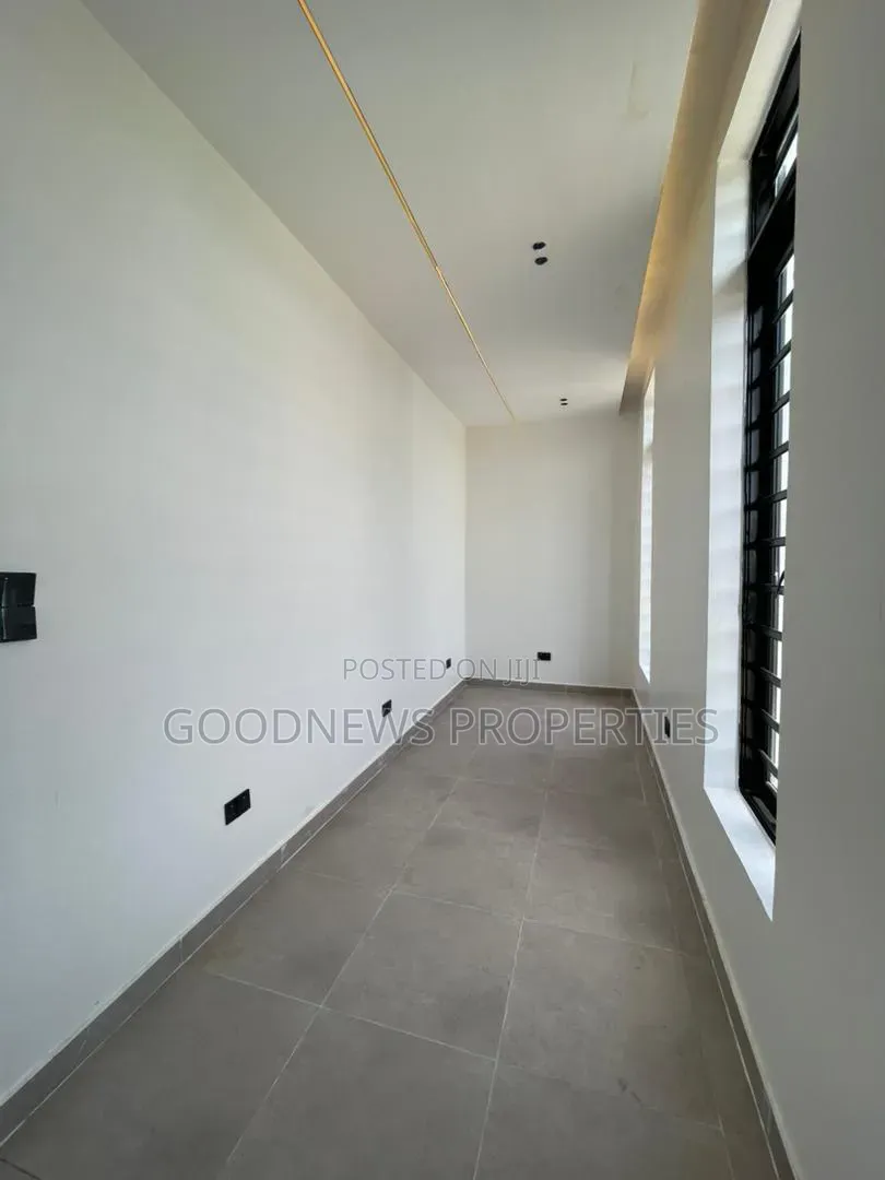 4bdrm Duplex in Lekki Phase 1 for sale in Lekki Phase 1