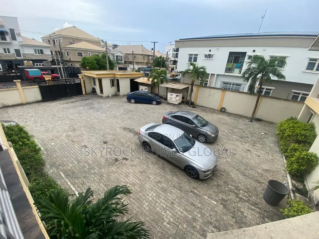 3bdrm Block of Flats in Lekki Phase 1 for rent in Lekki Phase 1