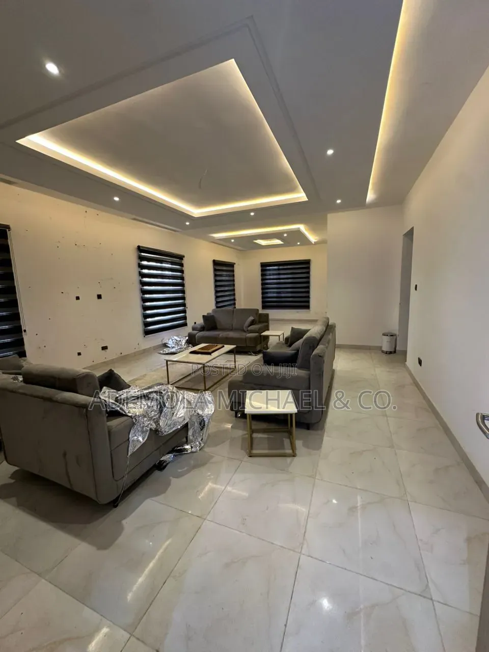 6bdrm Duplex in Mini Estate, Guzape District for sale in Guzape District