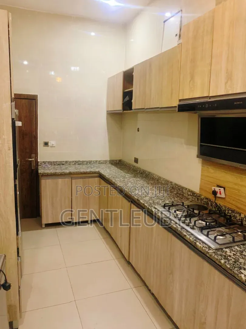 Furnished 4bdrm Duplex in Hrc Estate, Lekki Phase 2 for rent in Lekki Phase 2