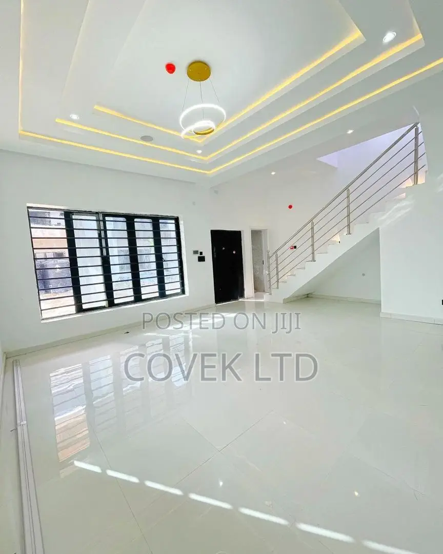 4bdrm Townhouse / Terrace in Creeklane Estate, for rent in Osapa london
