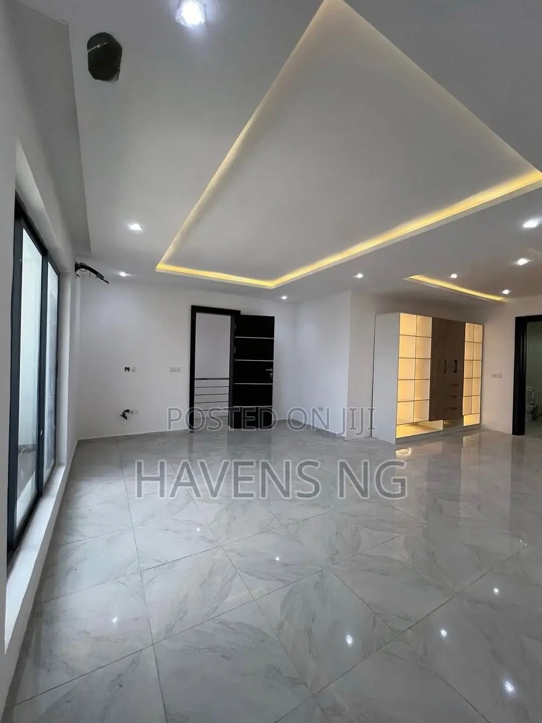 4bdrm Duplex in Ologolo for sale in Ologolo