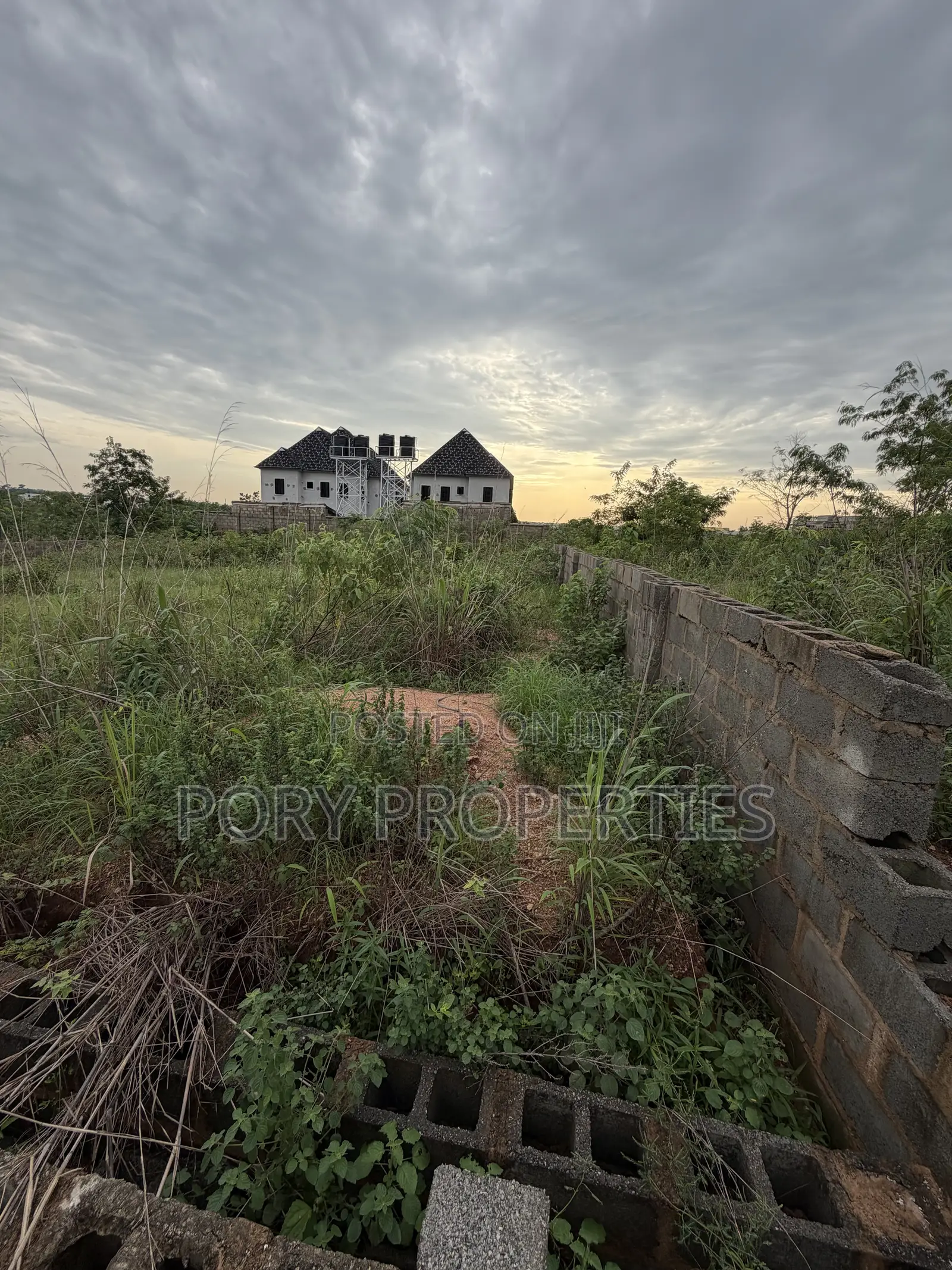 Residential Land in a Gra for Sale in Idishin