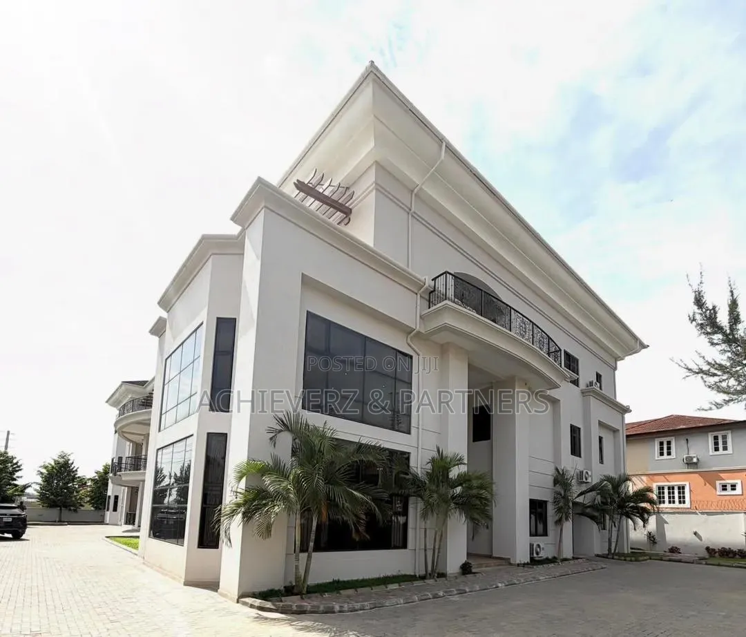 20bdrm Block of Flats in Maitama for sale in Maitama