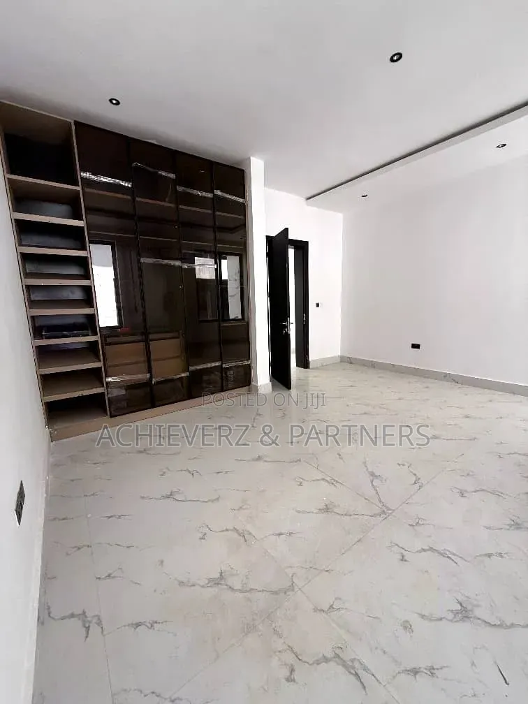 20bdrm Block of Flats in Maitama for sale in Maitama