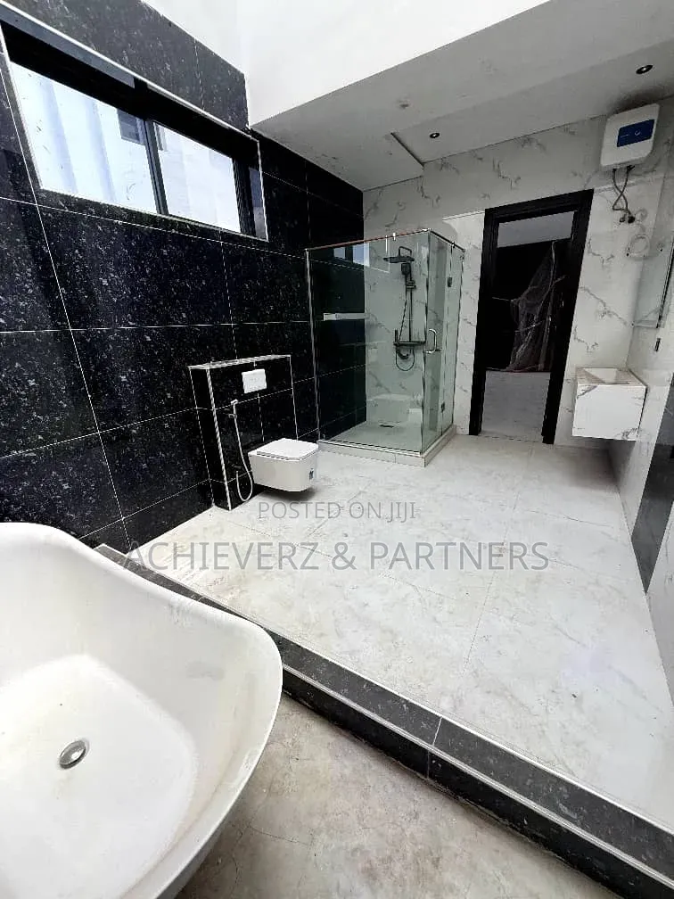 5bdrm Duplex in Katampe Extension for sale in Katampe Extension