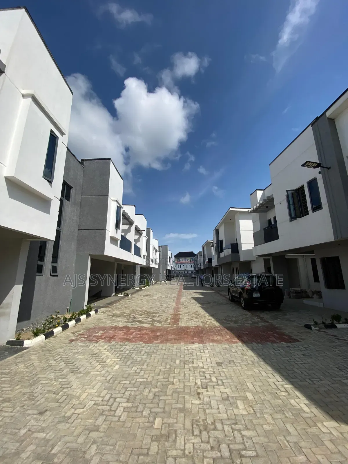 4bdrm Duplex in Thomas Estate for rent in Thomas Estate
