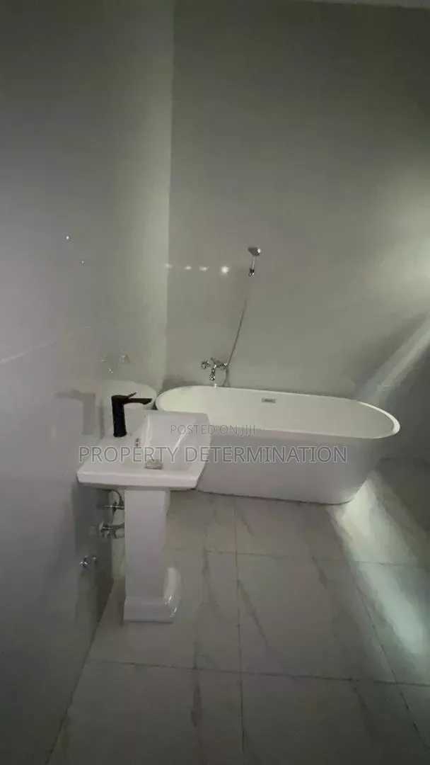 4bdrm Duplex in Omole Phase 1 for sale in Omole Phase 1