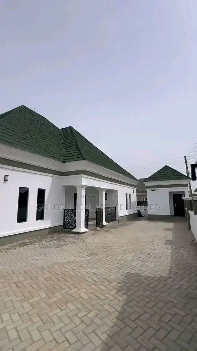 3bdrm Bungalow in Apo District Abuja for sale in Apo Resettlement