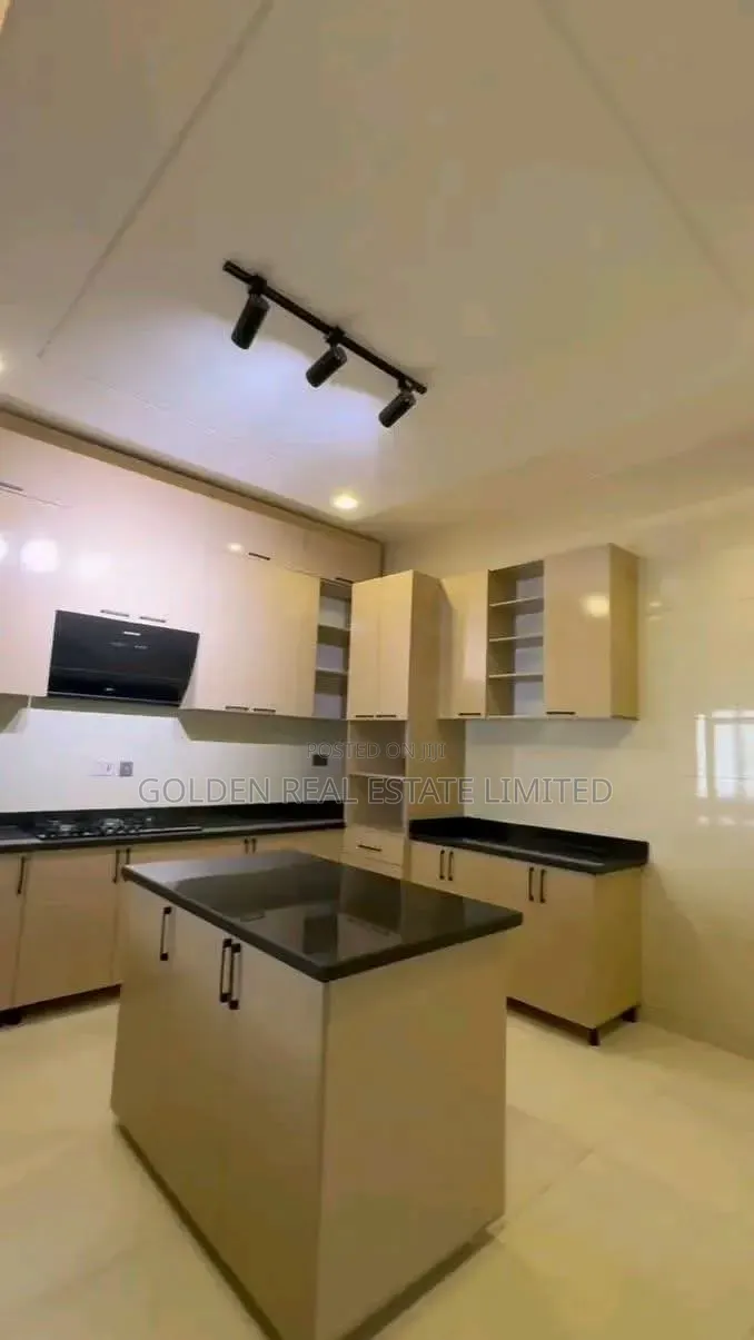 3bdrm Bungalow in Apo District Abuja for sale in Apo Resettlement