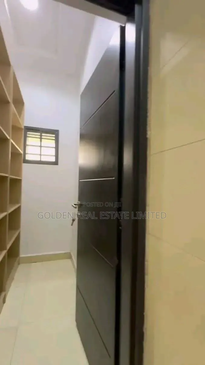3bdrm Bungalow in Apo District Abuja for sale in Apo Resettlement