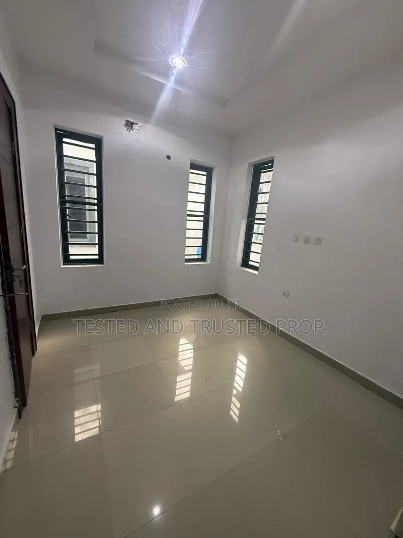 1bdrm Shared Apartment in Osapa London for rent in Osapa london
