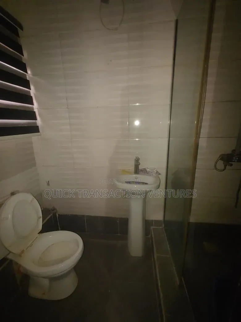2bdrm Block of Flats in Lekki Phase 1 for rent in Lekki Phase 1
