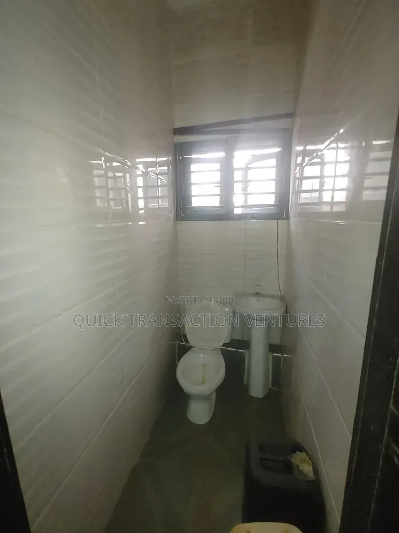 2bdrm Block of Flats in Lekki Phase 1 for rent in Lekki Phase 1