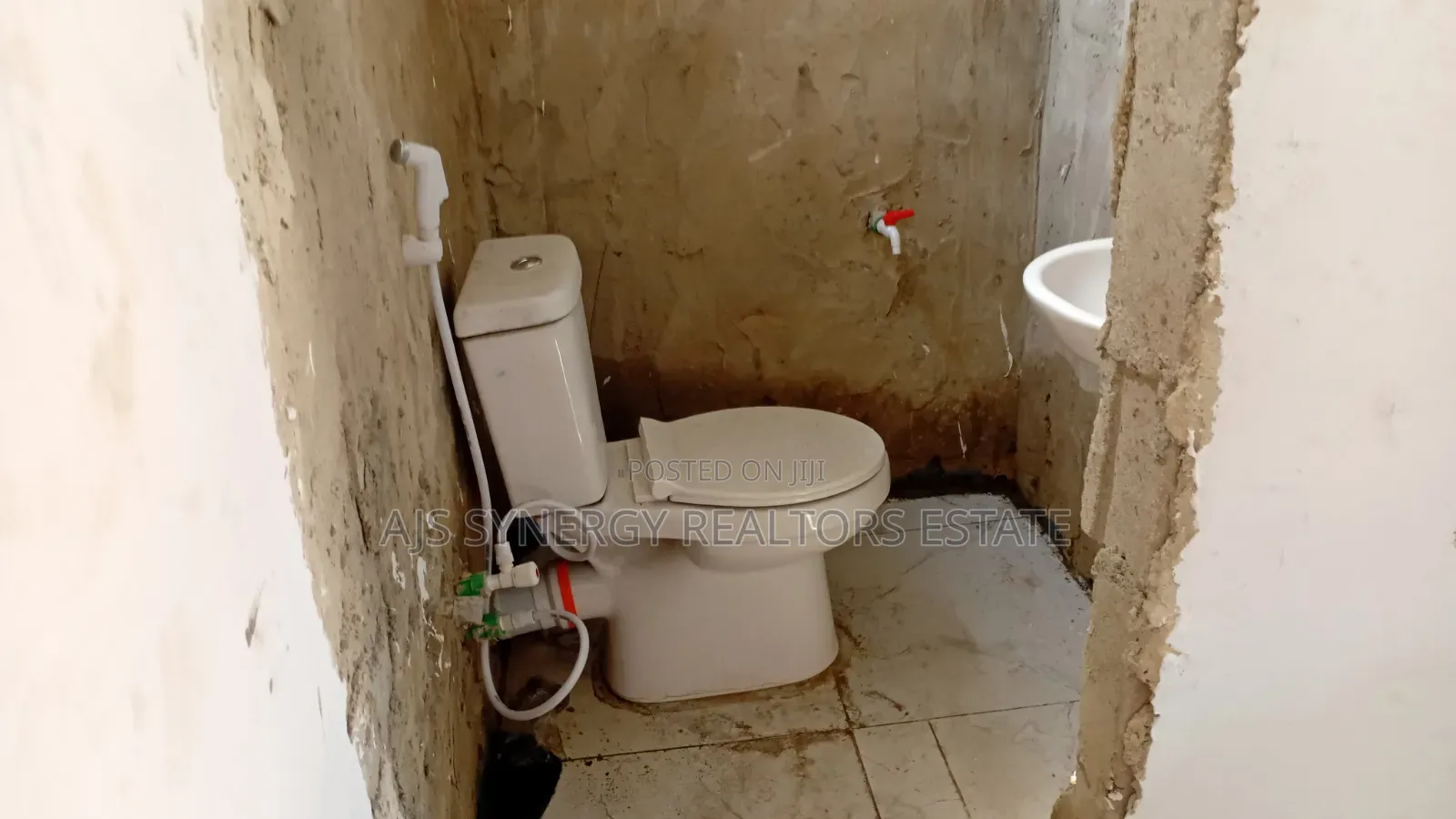 Mini Flat in Thomas Estate for sale in Thomas Estate