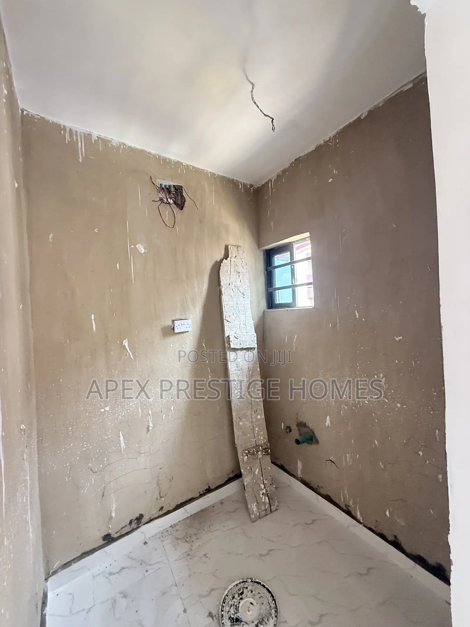 1bdrm Block of Flats in Off Pedro, Shomolu / Shomolu for sale in Shomolu / Shomolu
