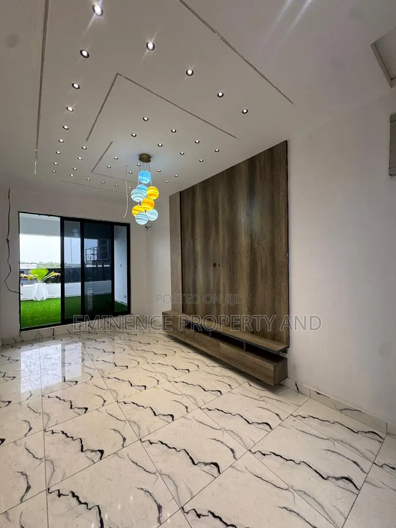 4bdrm Duplex in Ikota for sale in Ikota