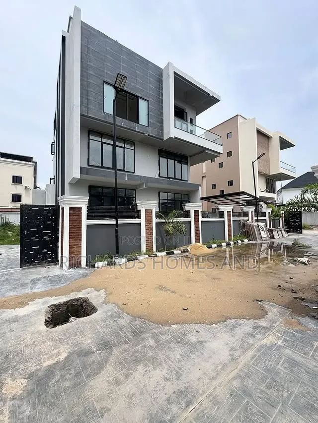5bdrm Duplex in Old Ikoyi for sale in Old Ikoyi