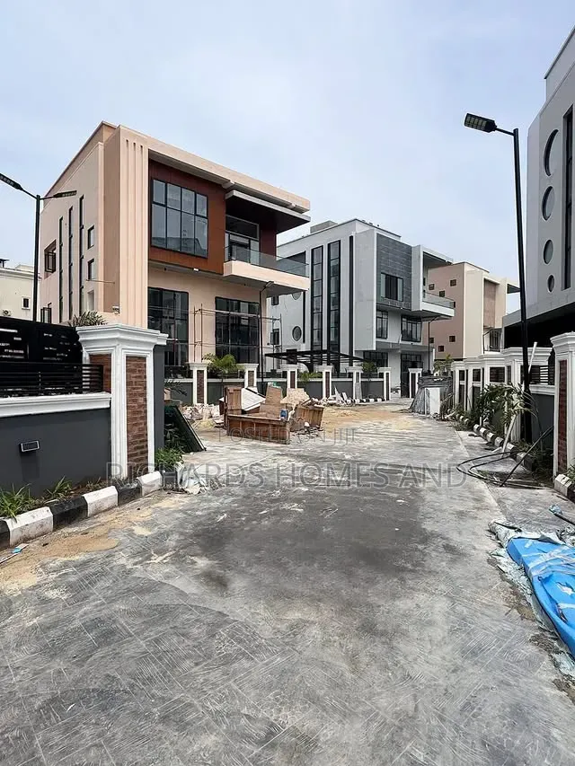 5bdrm Duplex in Old Ikoyi for sale in Old Ikoyi