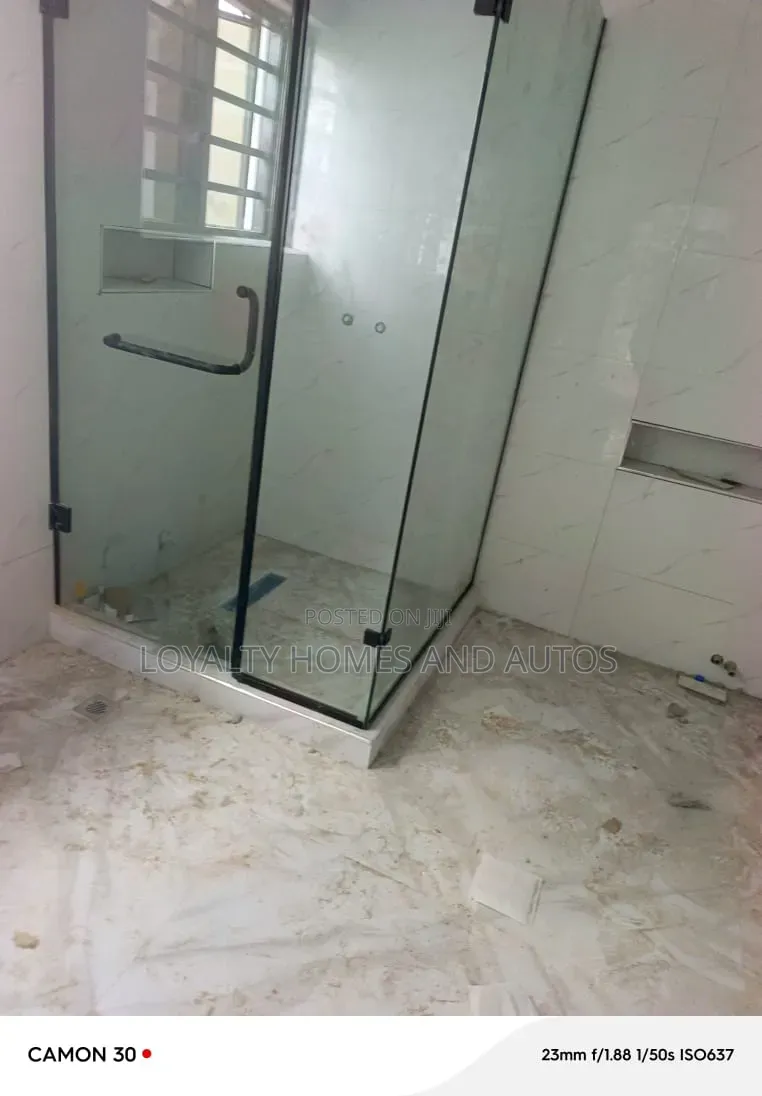 5bdrm Duplex in Adeniyi Jones for sale in Adeniyi Jones