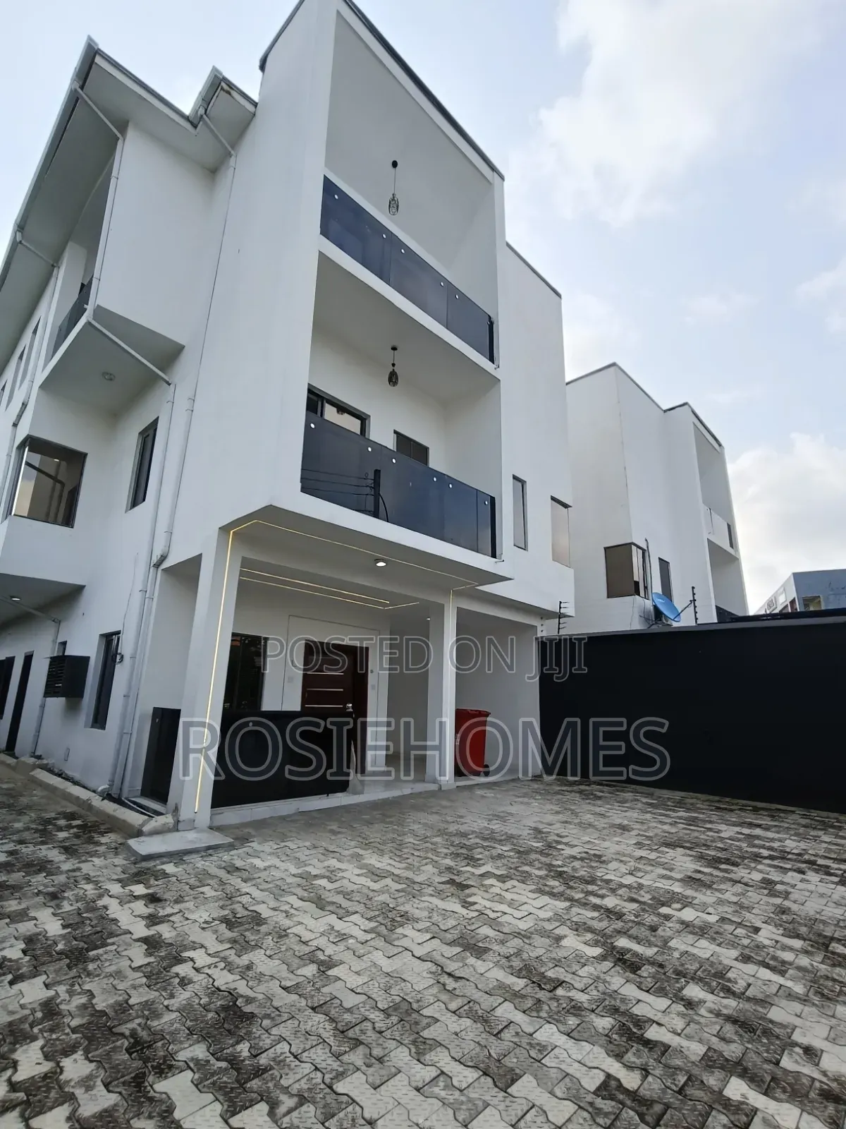 4bdrm Duplex in Metro Estate, Sangotedo for rent in Sangotedo